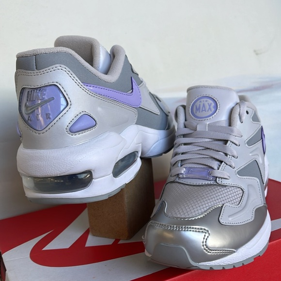 NIKE WMNS AIR MAX2 LIGHT SE
VAST GREY/PURPLE AGATE
Sneakers Athletic 
CJ7981 001 - Picture 10 of 16